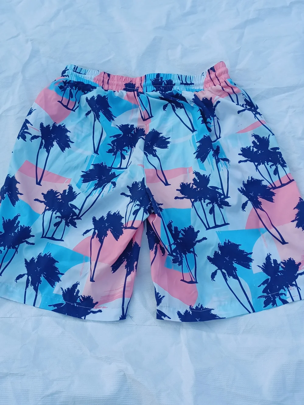 Men's Tropical Outdoor Wear Short. NWOT Size M